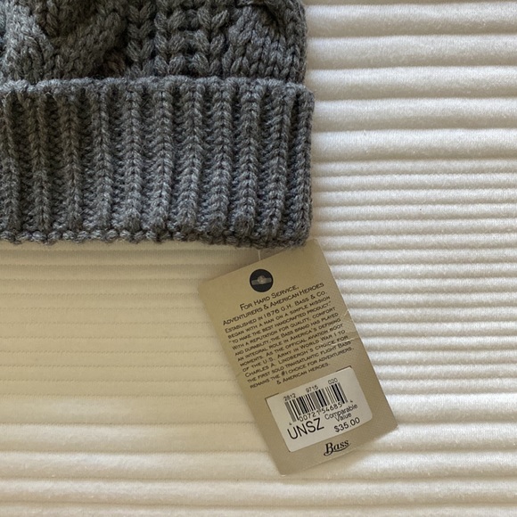 G.H. Bass&Co. Pom Hat - Picture 2 of 2